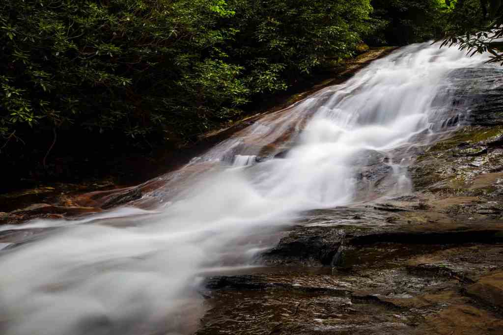 A wispy lower falls